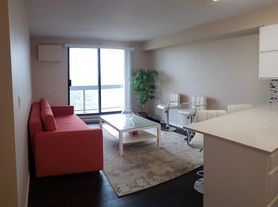 150 Park St W