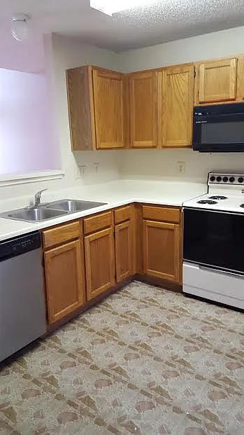 2 bed, 2.5 bath, 926 sqft, $1,250 — Photo 3