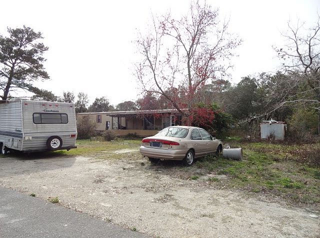 2nd image of 1009 NE 1st St