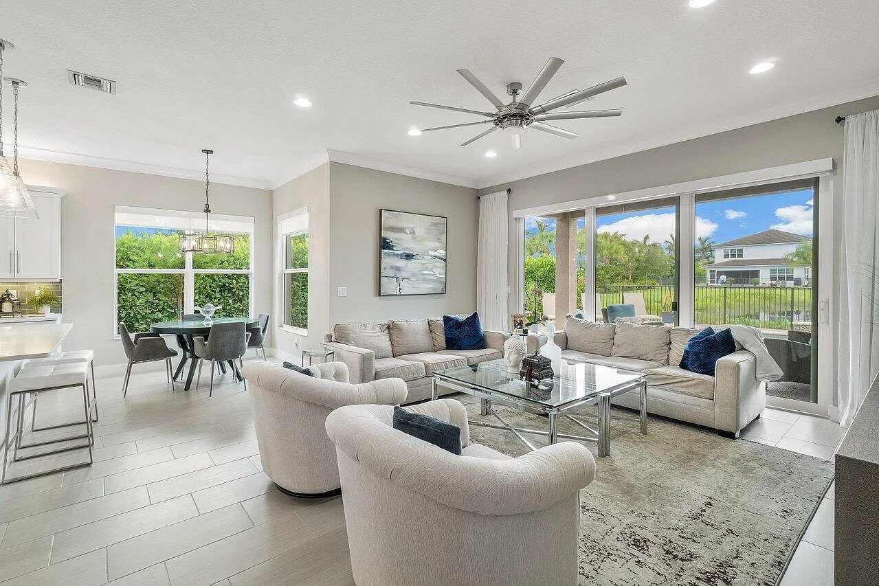 3 bed, 3.0 bath, 2157 sqft, $9,000 — Photo 3