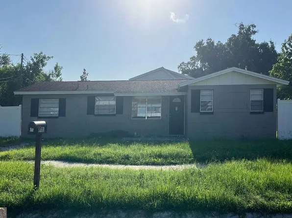 8701 94th St, Seminole, FL 33777
