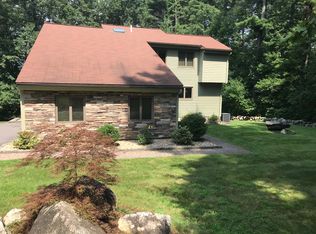 10 Farrwood Rd, Windham, NH 03087