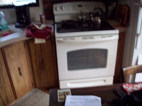 3rd image of 112 Silver Maples Dr