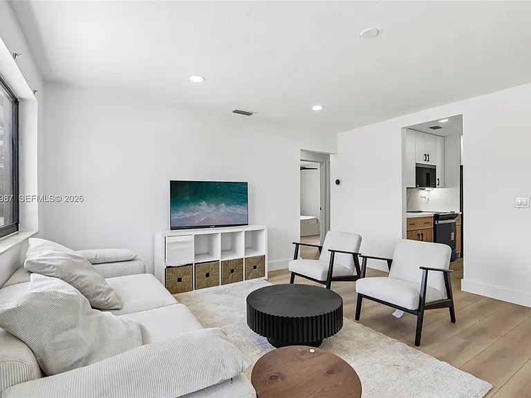 6595 SW 31st St — Photo 10