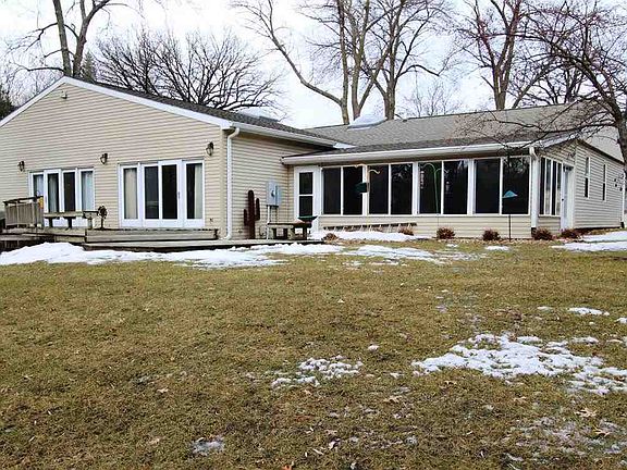 4th image of 2301 Hawthorne Dr