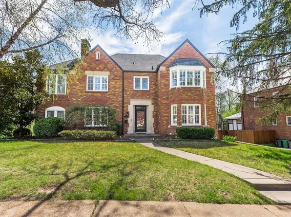 7408 Cromwell Dr, Saint Louis, MO 63105