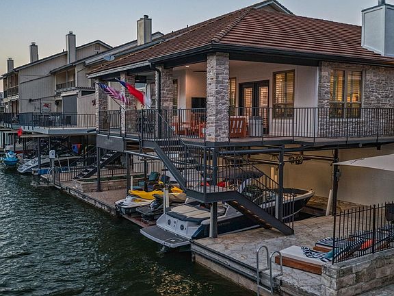 2nd image of 402 Horseshoe Bay North Blvd