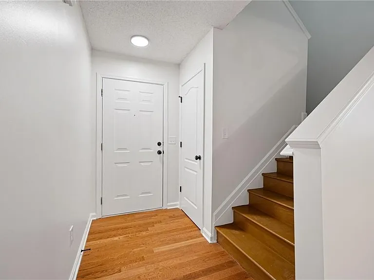 176 Darbys Crossing Ct — Photo 4