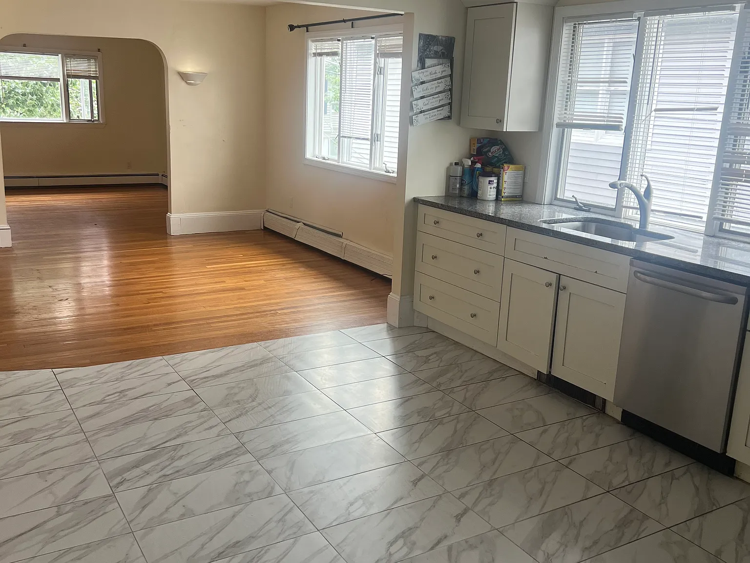 3 bed, 1255 sqft, $3,300 — Photo 3