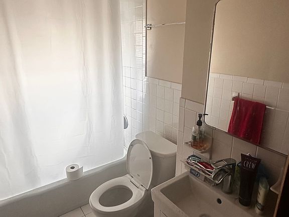 3rd image of 34 Parker St APT 5