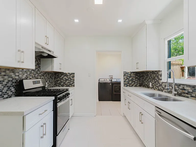 6712 Belmar Ave — Photo 1