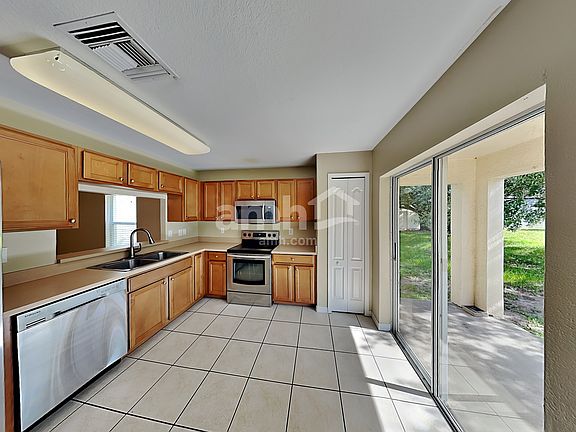 3rd image of 7526 Maroon Peak Dr