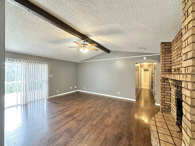 2108 Acron Dr — Photo 6
