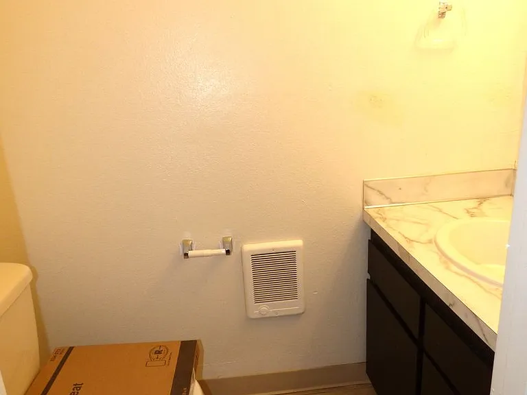 4116 Lancaster Dr NE — Photo 13