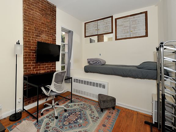 4th image of 1762 2nd Ave #2B