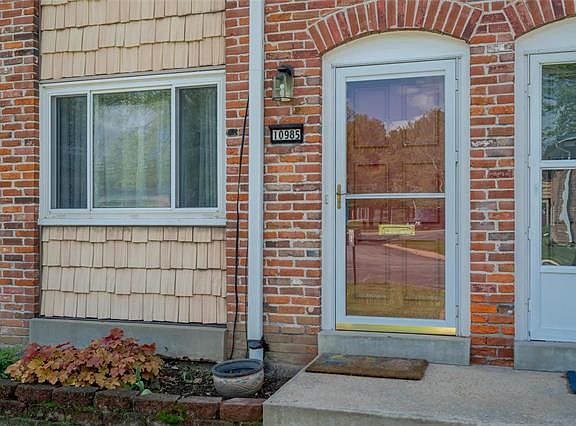 3rd image of 10985 Carroll Wood Way