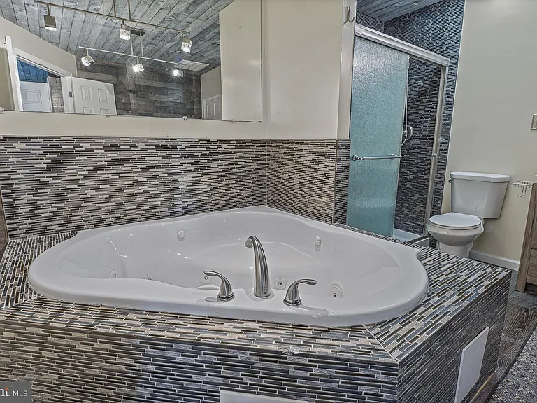 312 N Hammonds Ferry Rd — Photo 34
