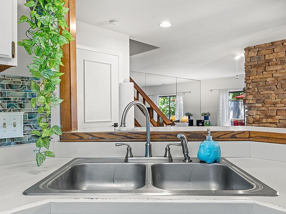 2nd image of 4321 Sunscape Ln