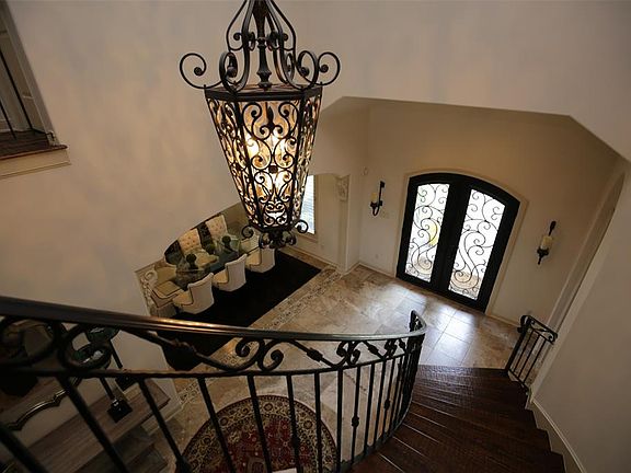 4th image of 4818 Rose Canyon Ln