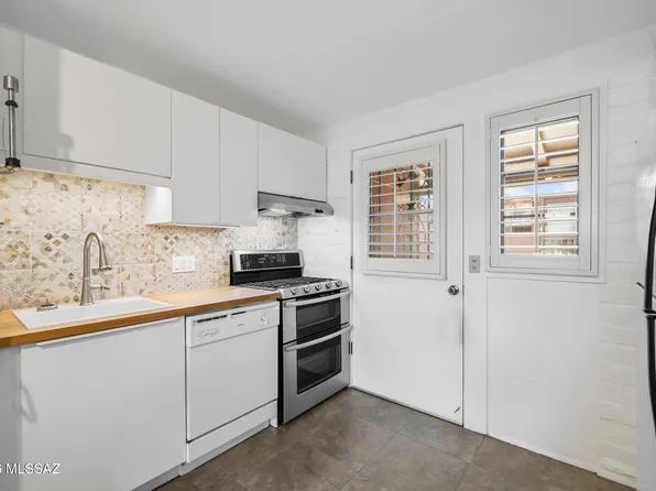 328 S Paseo Pena, Green Valley, AZ 85614