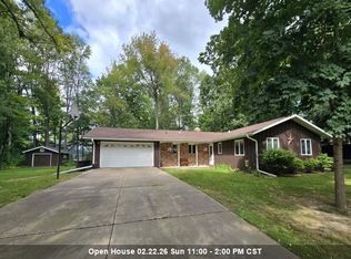 925 E Ridlington Ave, Shawano, WI 54166