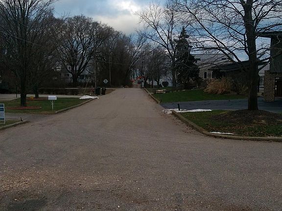 2nd image of 48107 Walnut Ave