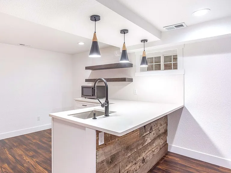 3800 N Adams St — Photo 12