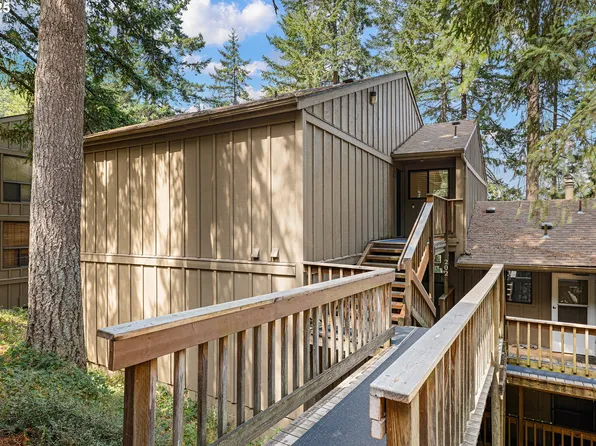 201 Trailside Loop, Eugene, OR 97405