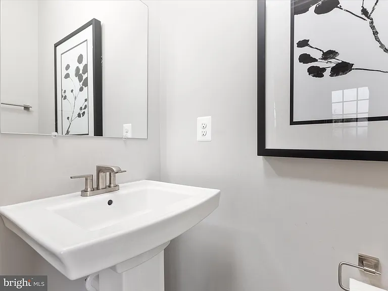 1341 Aspen NW — Photo 26