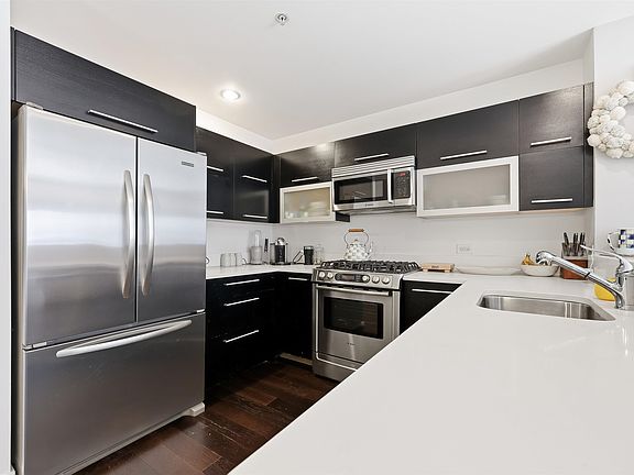 3rd image of 1450 Washington St APT 215