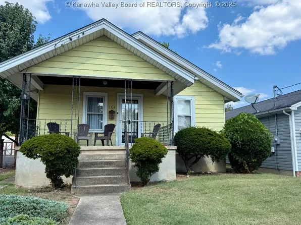1328 Lightner Ave, Dunbar, WV 25064