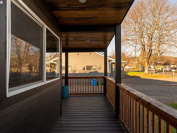 4th image of 153 SE James St