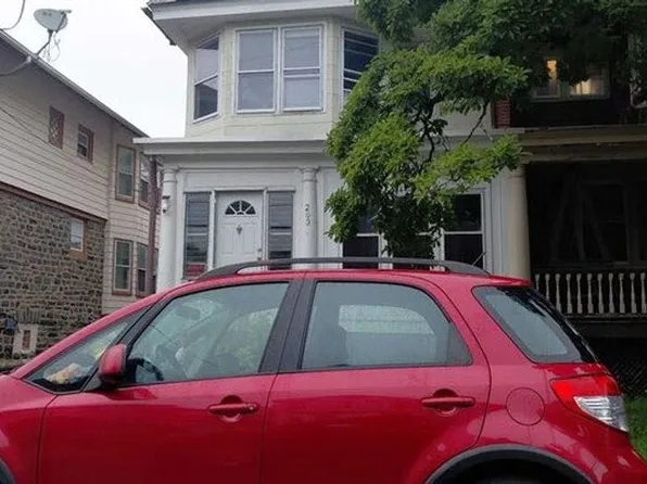 203 N Maple Ave, Lansdowne, PA 19050