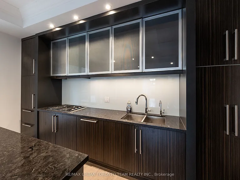80 Yorkville Ave #303 — Photo 14