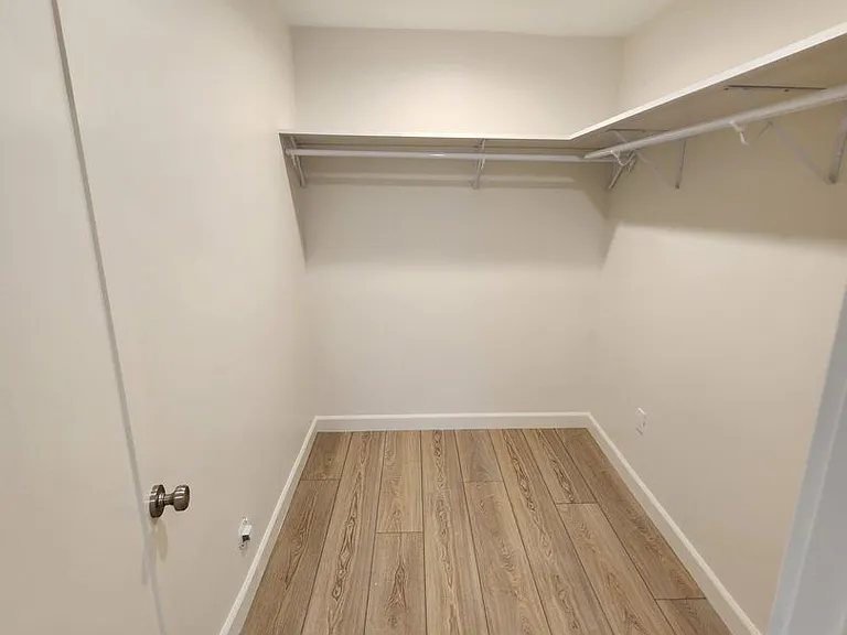 1531 Burton Street — Photo 10