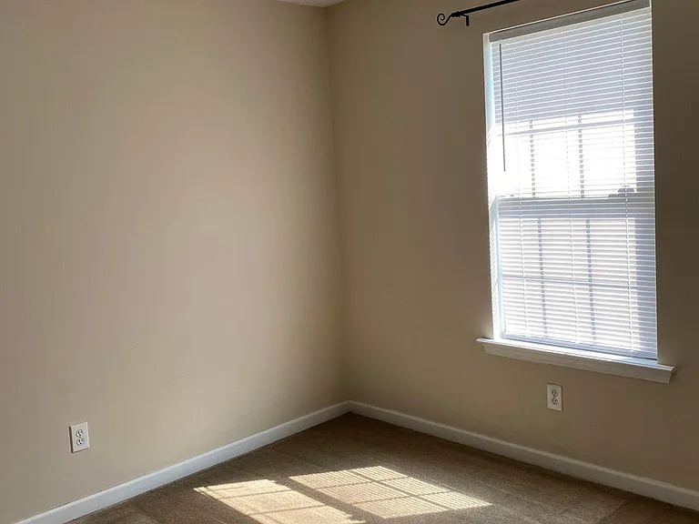 300 Lauren Way #HOUSE — Photo 2
