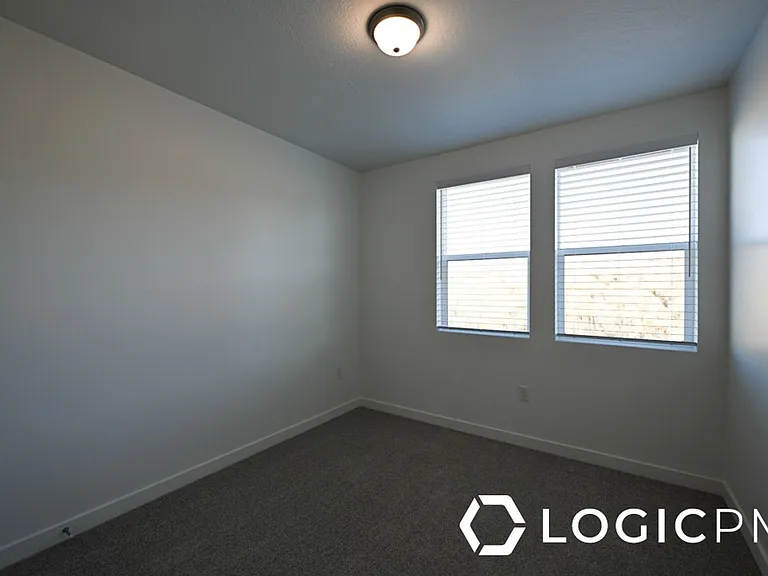 754 W Blue Magic Ln #201 — Photo 11
