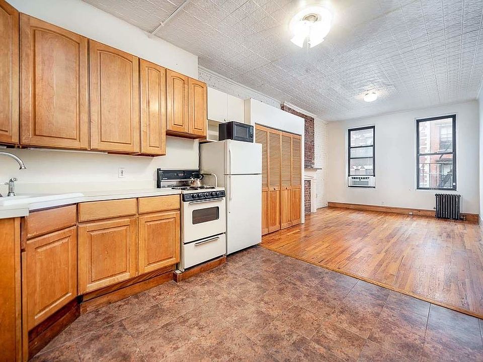 1st image of 140 Sullivan St #3C