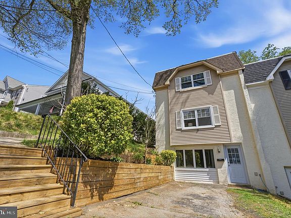 2nd image of 1313 Delmont Ave