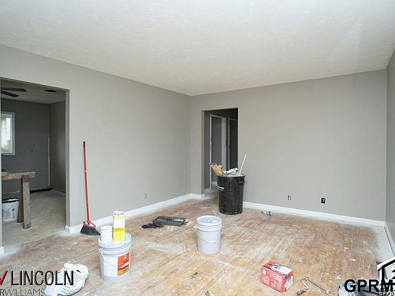 2nd image of 6948 Vine St