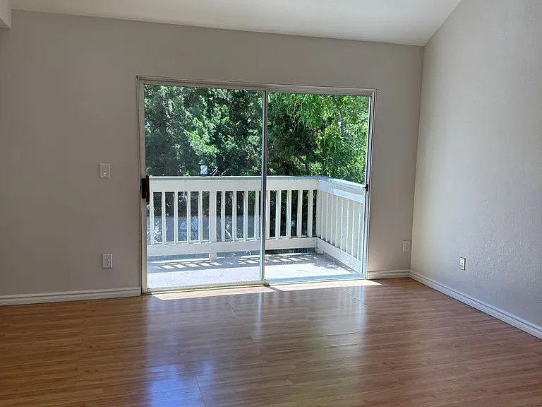 1078 Summerplace Dr — Photo 11
