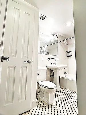 5th image of 157 Christopher St #4