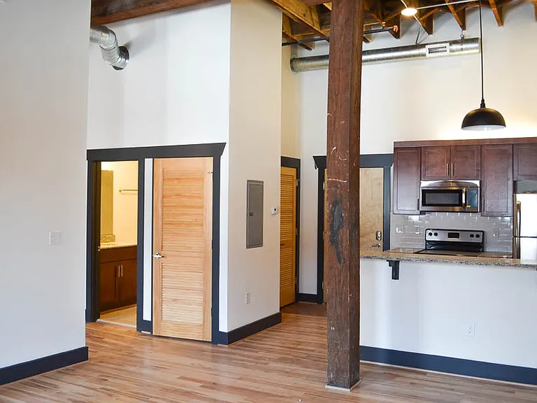 Long Lofts — Photo 22