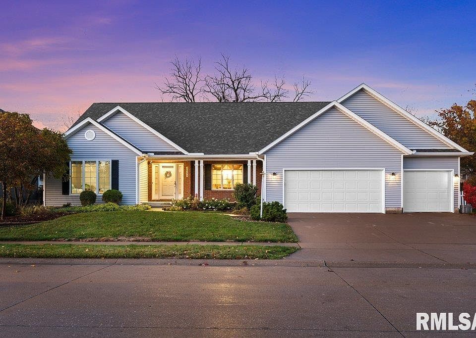 1st image of 2698 Rosehill Ave