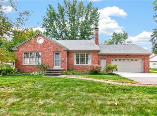 916 Milan Ave, Amherst, OH 44001