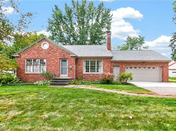 916 Milan Ave, Amherst, OH 44001