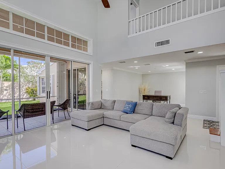 17 Selby Ln — Photo 13