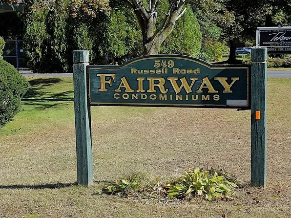 549 Russell Rd APT 1C, Westfield, MA 01085