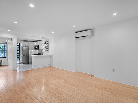 3rd image of 131 Saint James Pl #1