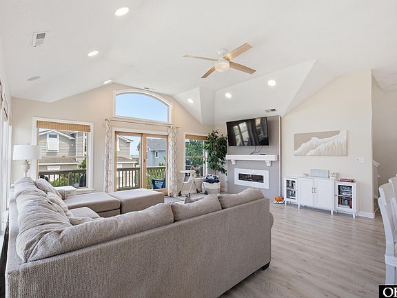 4th image of 726 Spinnaker Arch Lot 61